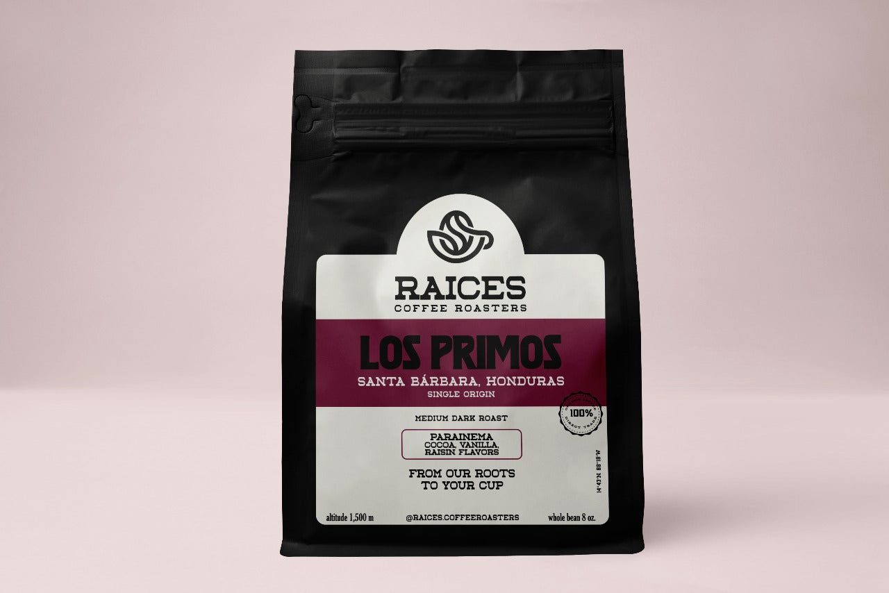 Los Primos Parainema coffee from Santa Bárbara, Honduras – natural process, medium roast with notes of cocoa, vanilla, and raisins.