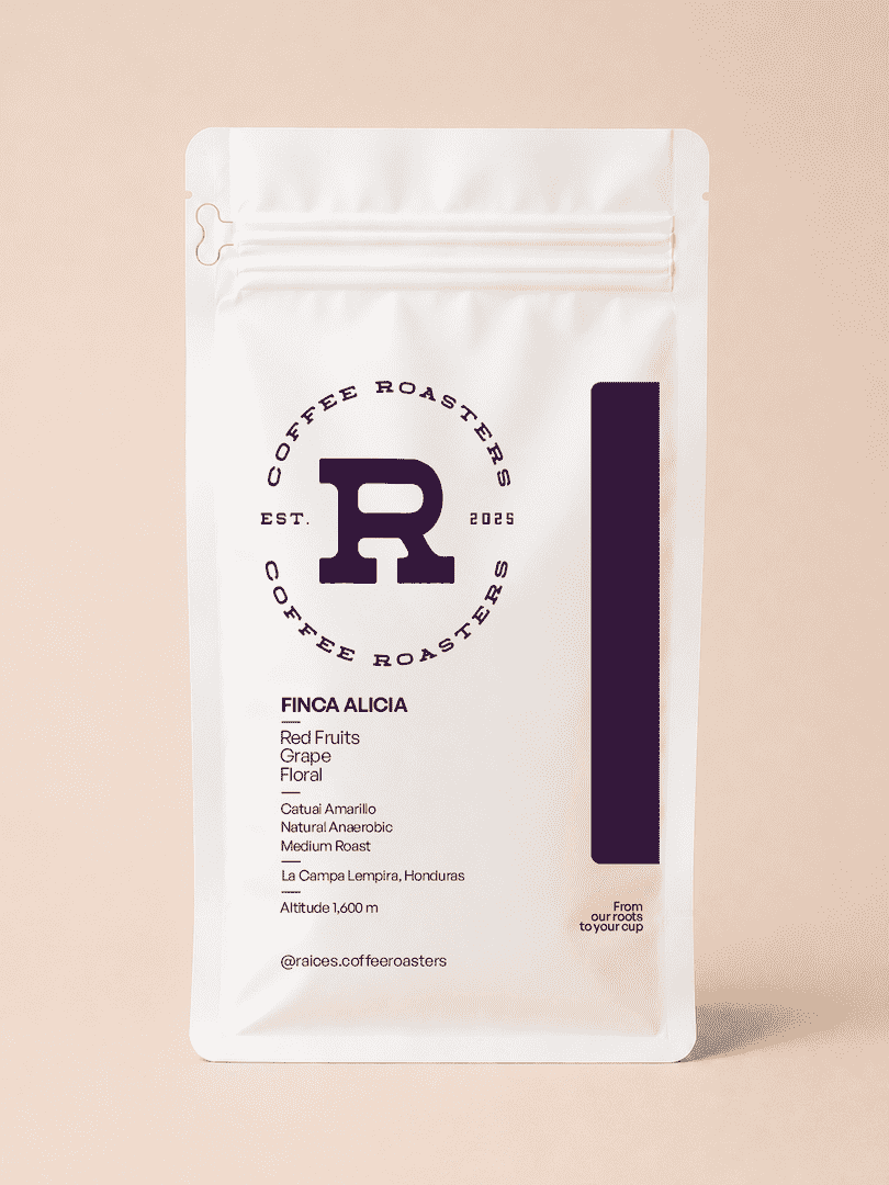 Finca Alicia natural anaerobic Catuai Amarillo microlot specialty coffee from Camapara, La Campa, Lempira, Honduras — 12oz bag by Raíces Coffee Roasters with tasting notes of red fruits, grape, and floral