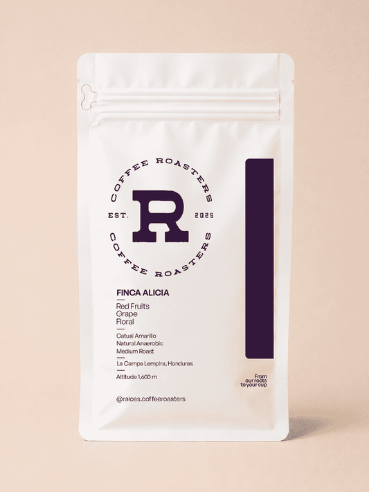 Finca Alicia natural anaerobic Catuai Amarillo microlot specialty coffee from Camapara, La Campa, Lempira, Honduras — 12oz bag by Raíces Coffee Roasters with tasting notes of red fruits, grape, and floral
