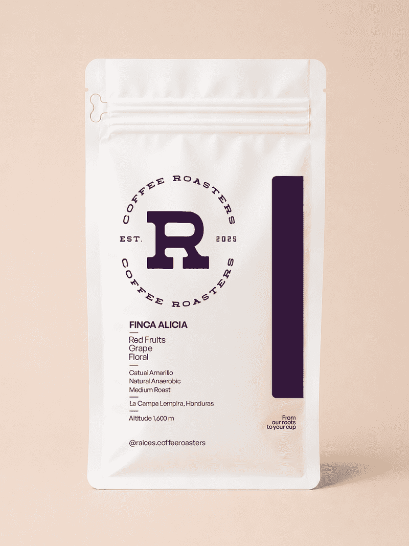 Finca Alicia natural anaerobic Catuai Amarillo microlot specialty coffee from Camapara, La Campa, Lempira, Honduras — 12oz bag by Raíces Coffee Roasters with tasting notes of red fruits, grape, and floral